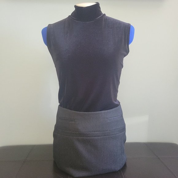'CK Stevens' Sleeveless Turtle Neck, fits like a S/M - Picture 1 of 2